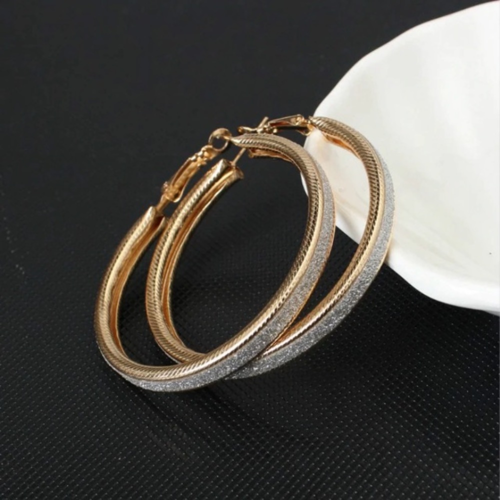NEW!💙💎💛BIG! PRETTY! GOLDEN SPARKLE HOOPS!💛💎💙 - Picture 4 of 6